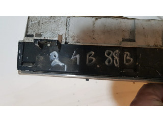 Přístrojová deska Nissan Bluebird 1989