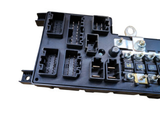 Блок предохранителей 30728008, 518828108 Volvo S80