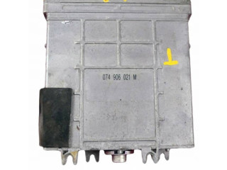 Блок управления двигателя 0281001764, 074906021M   Volkswagen Transporter - Caravelle T4