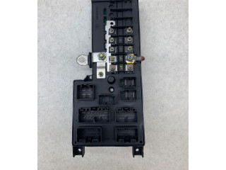 Блок предохранителей    30728008, 518828108   Volvo V70