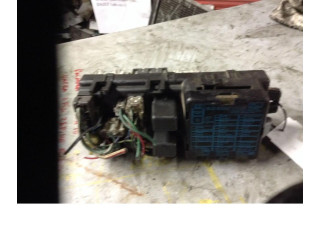   Pojistková skříňka    Mitsubishi Pajero 1990