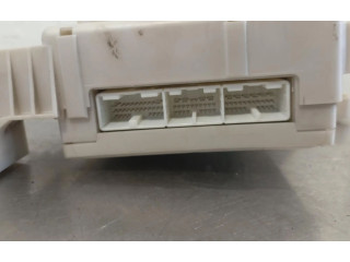 Pojistková skříňka Toyota Land Cruiser (J120)