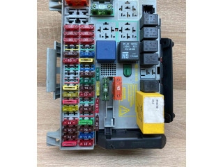   Pojistková skříňka 90589965, 90589979   Opel Zfira A 1999