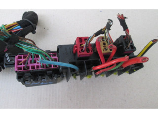 Блок предохранителей Skoda Octavia Mk1 (1U)