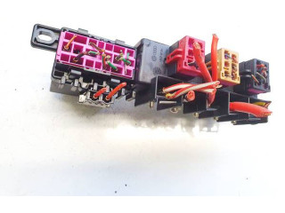 Блок предохранителей  8l0941822, 896081000   Skoda Octavia Mk1 (1U)    