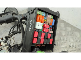 Блок предохранителей 030103500, 0181773993 Jeep Compass