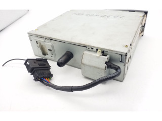 Радио/ проигрыватель CD/DVD / навигация