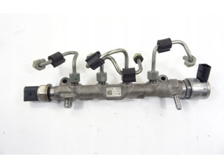 Топливная рампа 04L089G   Audi A1  