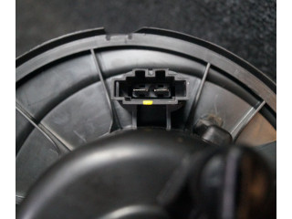 Центральная воздушная решётка    1K2819015C   Skoda Yeti (5L)