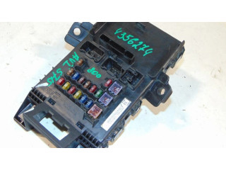 Pojistková skříňka 8273005010 Toyota Avensis T220 1998