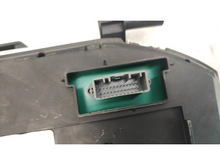 Přístrojová deska  Renault Clio III 2009 8200761861S, UGCG097383  