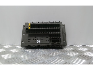 Блок предохранителей YQE103133, 142030250299 Rover 75