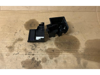 Pojistková skříňka 252361535R Nissan Juke II F16 2021