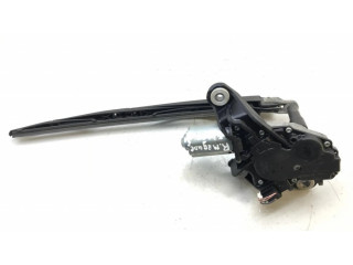 Двигатель стеклоочистителя заднего стекла