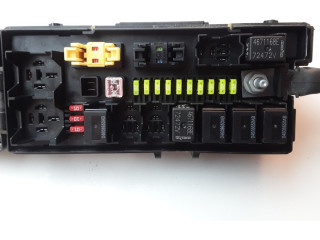 Блок предохранителей 04692167ab Jeep Grand Cherokee (WK)