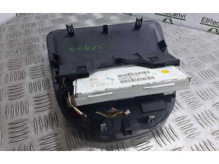 Дисплей    8200307273C   Renault Clio III