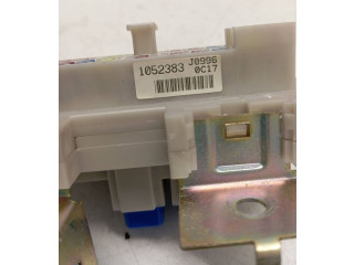 Блок предохранителей 1052383 Infiniti QX56
