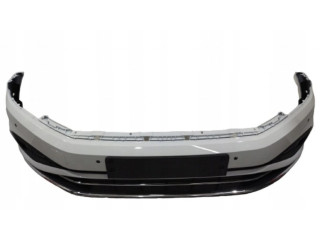 Передний бампер