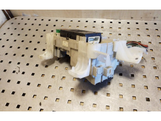 Блок предохранителей 8264102060, MB2323008531   Toyota Corolla E120 E130    