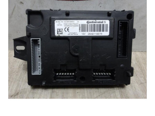 Блок предохранителей     Renault Clio II    