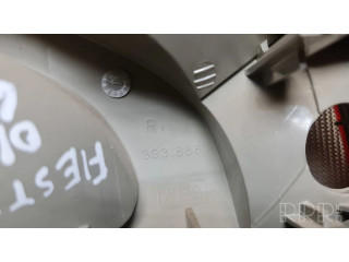 Задний фонарь правый сзади 393886, D25KA Ford Fiesta 2000-2001 года