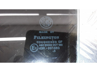 Основное стекло задних дверей