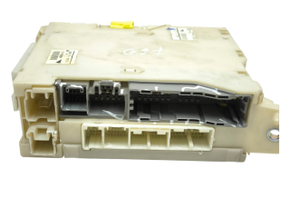   Pojistková skříňka 8273030631   Lexus GS 300 350 430 450H 2007