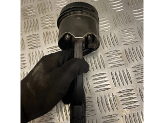  Поршень с шатуном    Renault Trafic II (X83) для дизельного двигателя 1.9