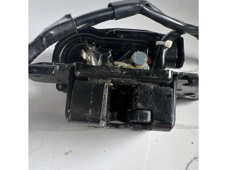 Zámek zadních dveří    Lexus CT 200H 2014