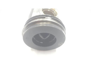  Поршень с шатуном  8580515, 11258580515  BMW X3 G01 для дизельного двигателя 2.0