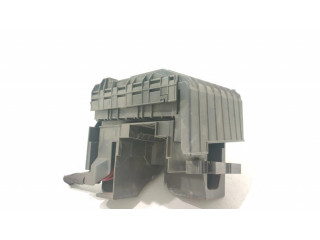 Pojistková skříňka Крышка ящика предохранителей 017181301   Audi A3 S3 8P 2006