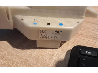 Блок предохранителей MN108319 Mitsubishi Colt