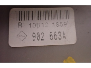 Блок предохранителей  8200683706   Renault Clio III    