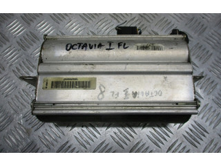 Подушка безопасности водителя    Skoda Octavia Mk1 (1U)