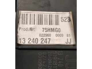 Блок предохранителей 13240247JJ, 13240247JJ Opel Vectra C