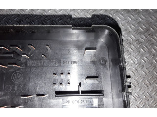 Pojistková skříňka 1K0937125A Volkswagen Caddy 2005