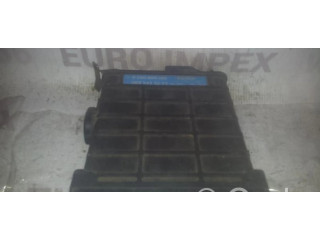 Řídící jednotka 0280800100, 002545332   Mercedes-Benz 190 W201 1988