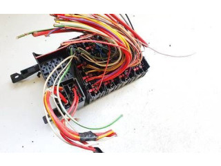 Pojistková skříňka 2085450040, 2085450040 Mercedes-Benz C W202 2000