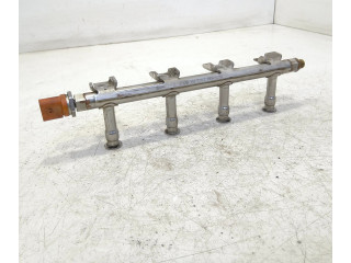 Топливная рампа 03F133320C Skoda Octavia Mk2 (1Z) для двигателя CBZB