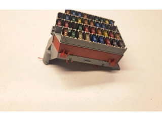 Блок предохранителей 9162439 Volvo V70