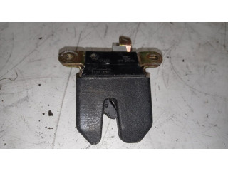 Замок задней крышки