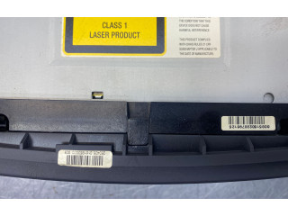 Радио/ проигрыватель CD/DVD / навигация