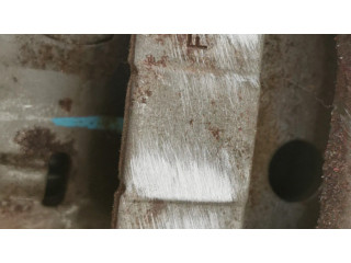 Крестовидная связь оси рулевого колеса