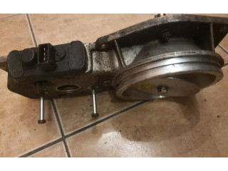 Vstřikovací lišta 048133353, 0438121087   Audi 80 90 S2 B4     