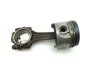 Píst 11004 Mercedes-Benz S W116 pro benzínový motor 2.8