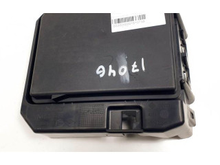 Pojistková skříňka 284B69582R Renault Captur 2019