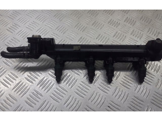 Топливная рампа 06A133317A   Audi A3 S3 8L  