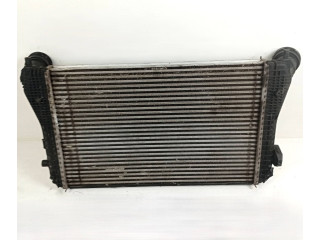 Интеркулер  1K0145803T, 3C0145805F   Volkswagen Touran I 