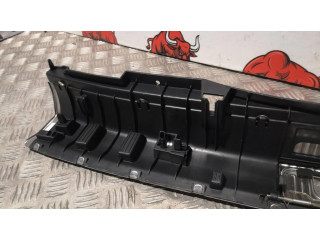 Отделка порога багажника