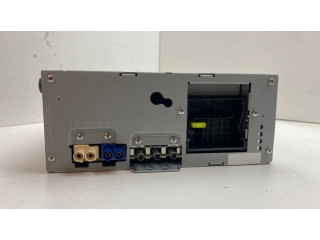 Радио/ проигрыватель CD/DVD / навигация